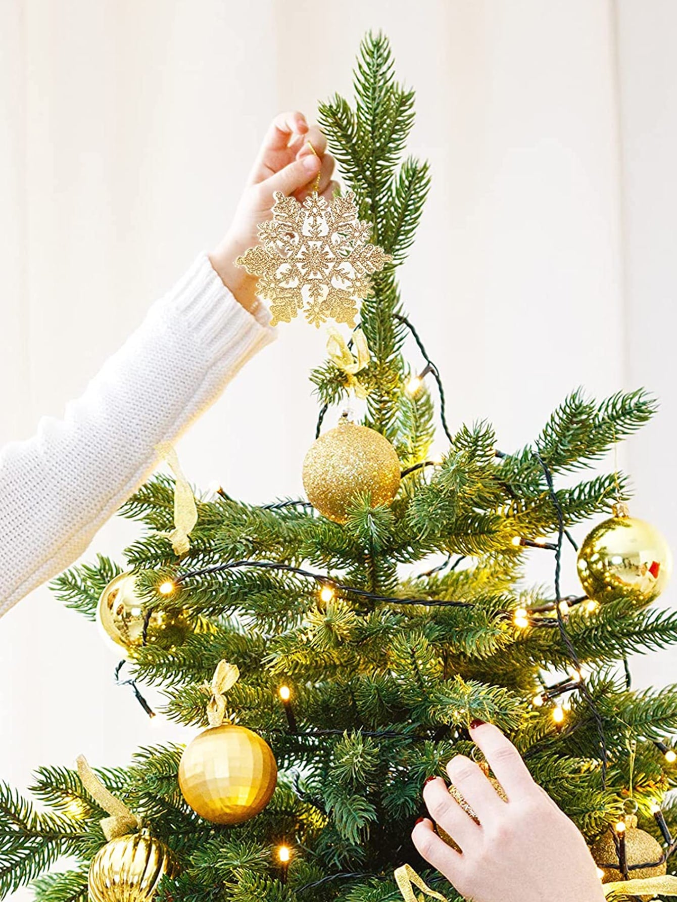 snowflake christmas decorations​

