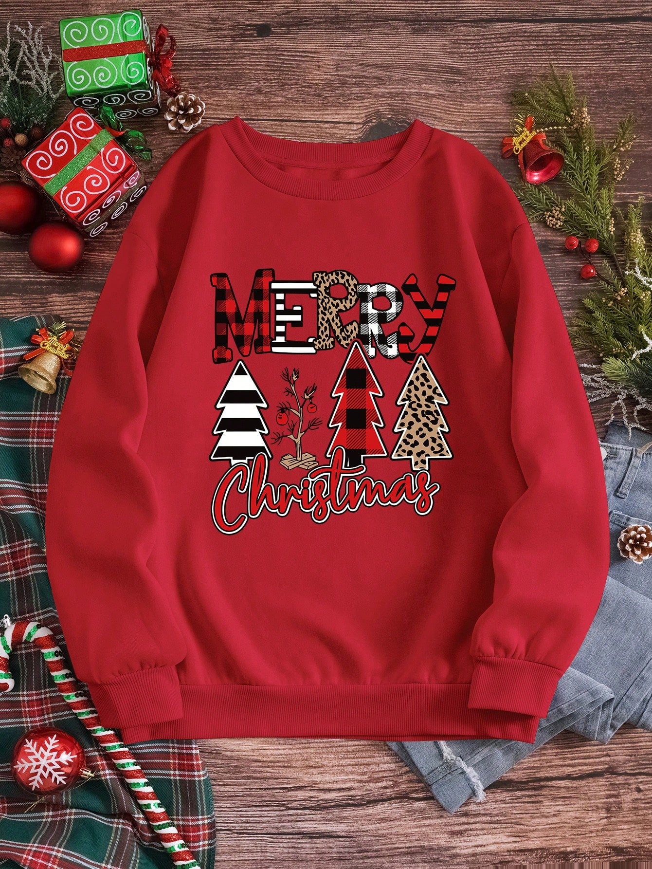 cute christmas sweatshirts​

