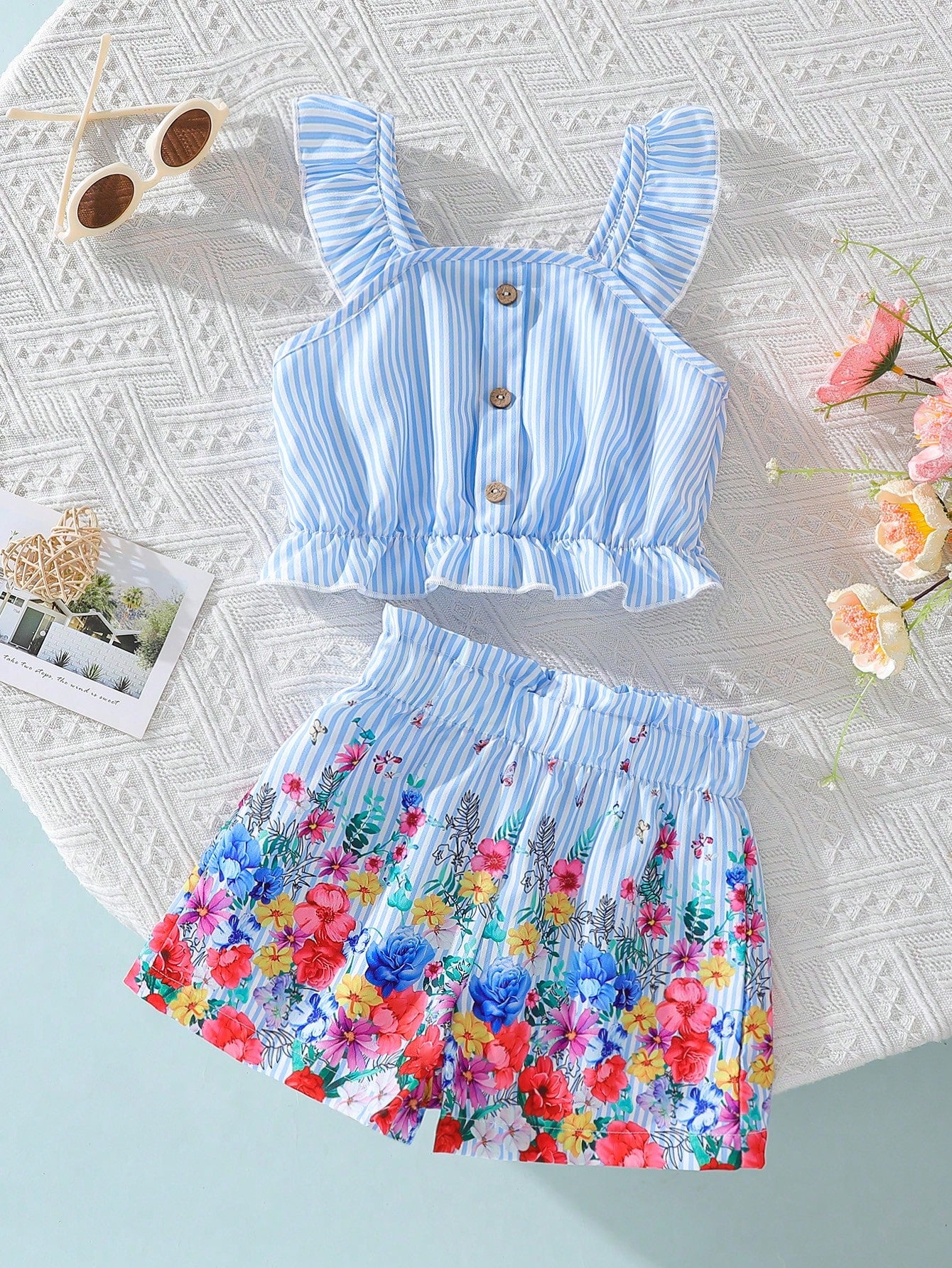 flower embroidered tank top​

