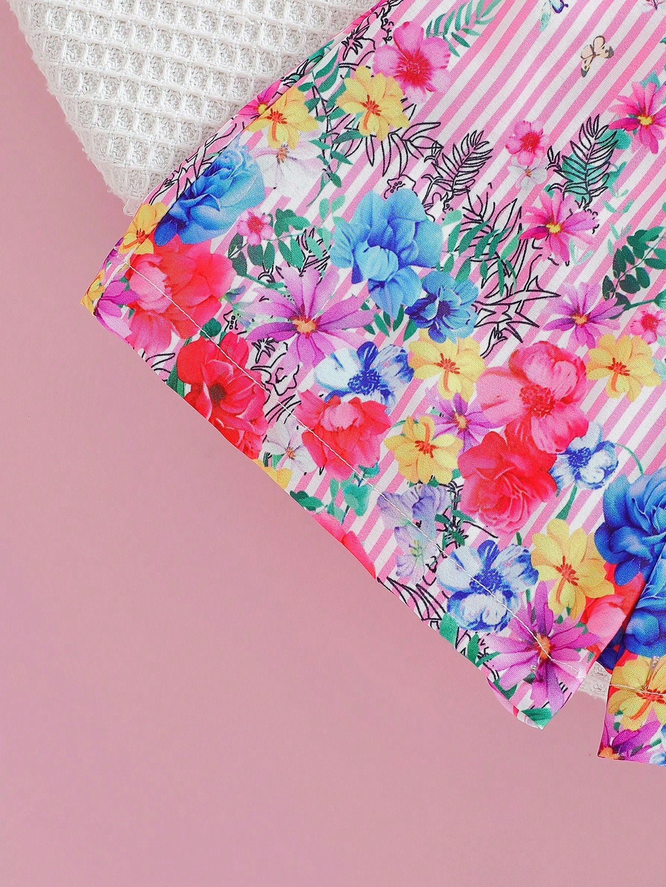 flower embroidered tank top​

