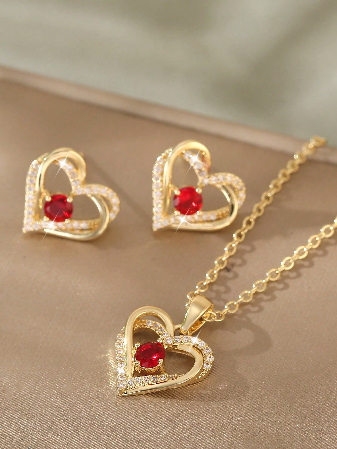 heart shape earrings​

